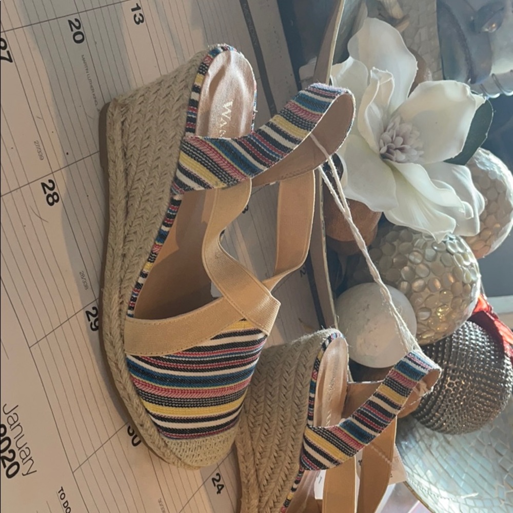 Wanted wedges 👠